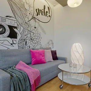 Aurora - Old Town Apartment